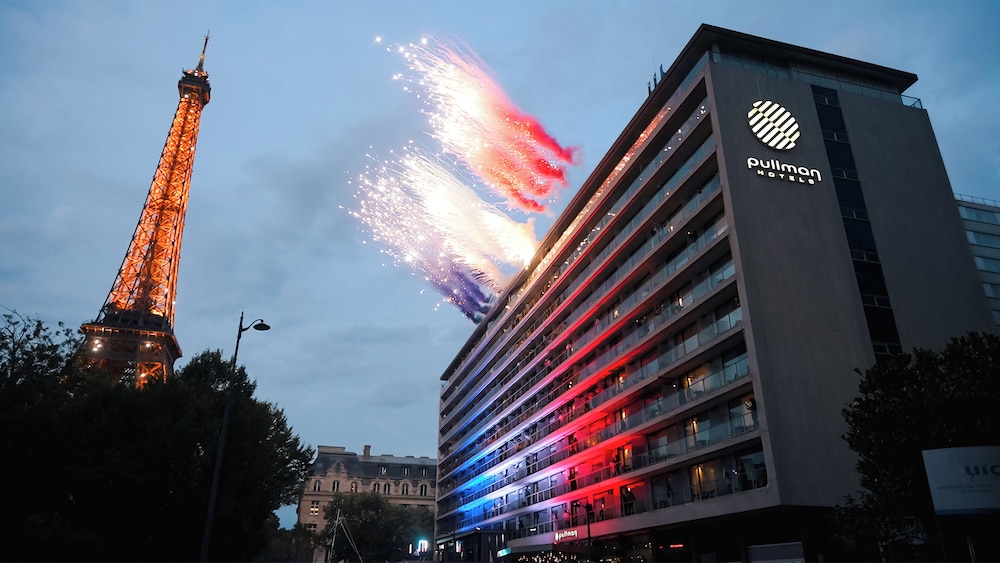 Pullman Paris Tour Eiffel — Hotel building in Paris, Ile-de-France