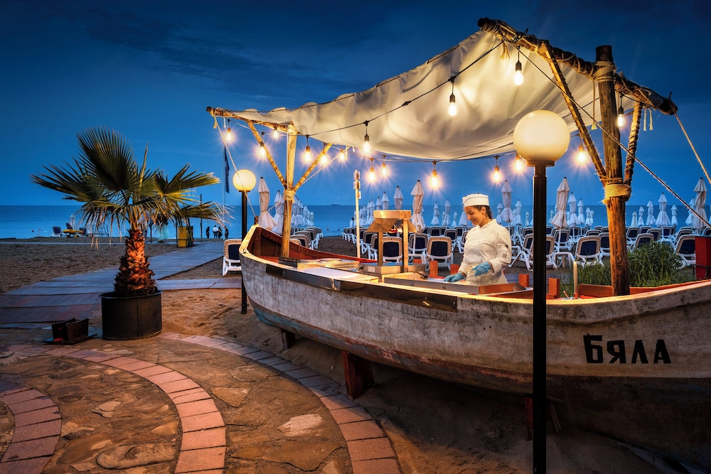 Sol Luna Bay Resort — Restaurant & bars in Obzor, Burgas Region