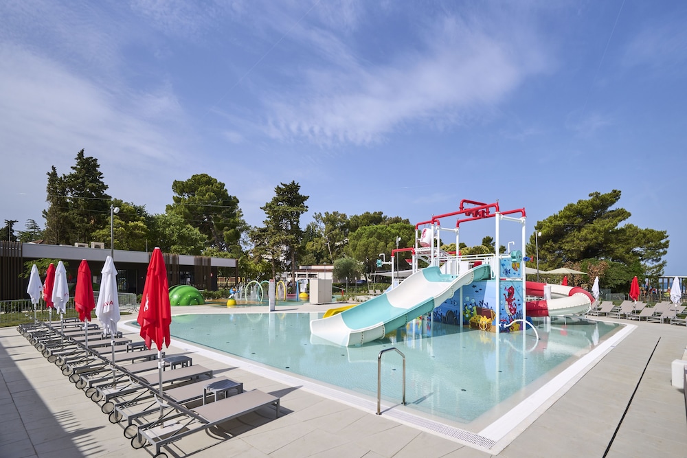 Residence Umag Plava Laguna — Swimming pool in Umag, Istria