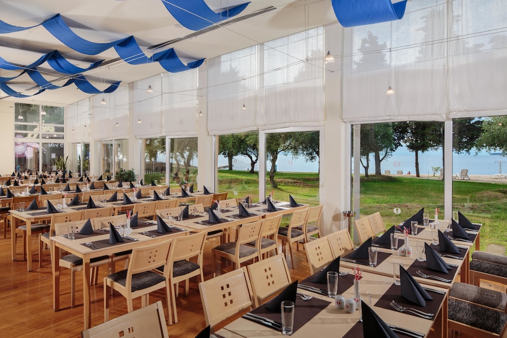 Residence Umag Plava Laguna — Restaurant & bars in Umag, Istria