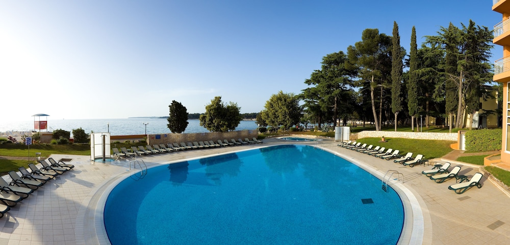 Residence Umag Plava Laguna — Swimming pool in Umag, Istria
