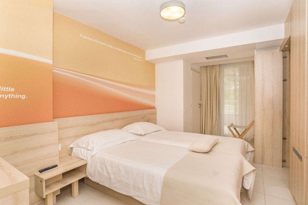 Residence Umag Plava Laguna — Hotel rooms in Umag, Istria