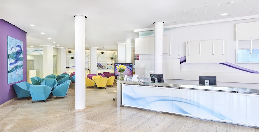 Residence Umag Plava Laguna — Hotel building in Umag, Istria