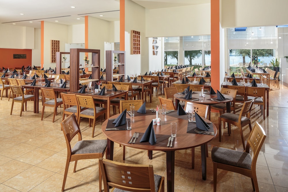 Residence Umag Plava Laguna — Restaurant & bars in Umag, Istria