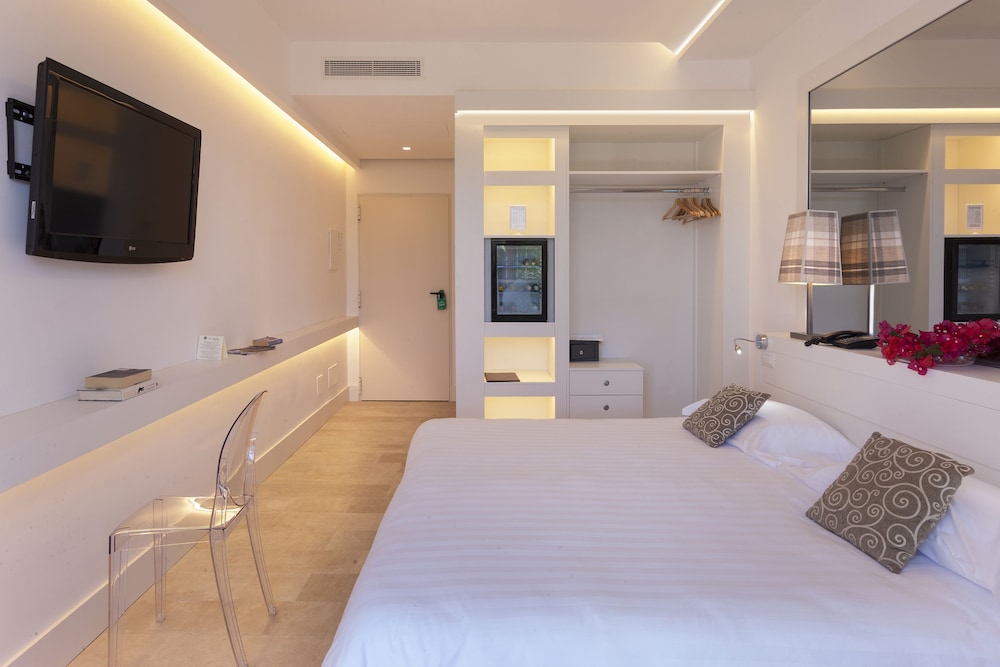 Hotel Alpha — Hotel rooms in Sant'Angello, Campania