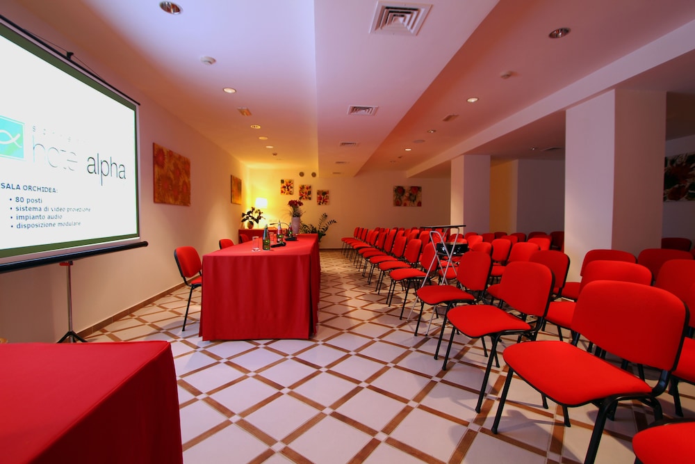 Hotel Alpha — Hotel building in Sant'Angello, Campania