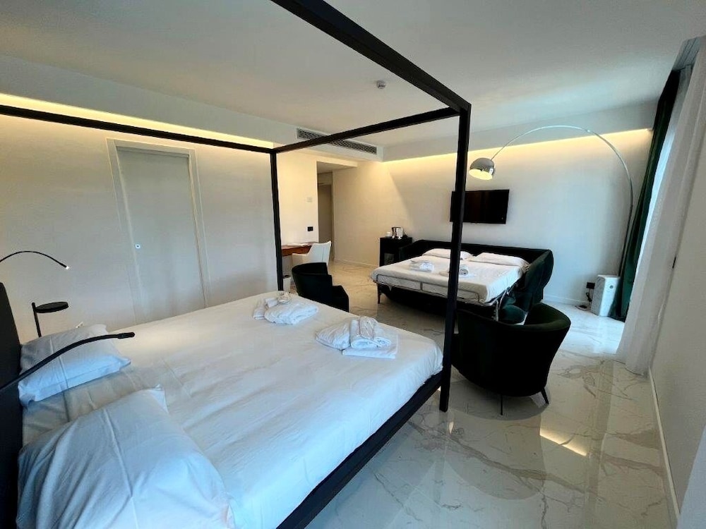 Hotel Alpha — Hotel rooms in Sant'Angello, Campania