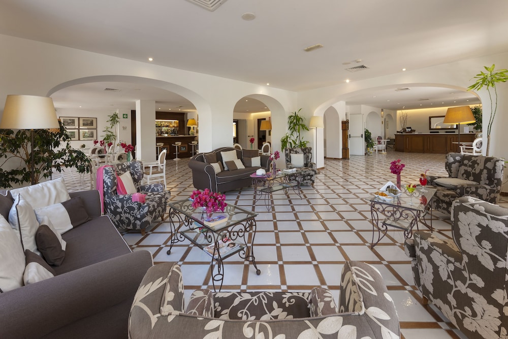 Hotel Alpha — Restaurant & bars in Sant'Angello, Campania