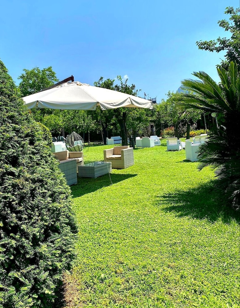 Hotel Alpha — Restaurant & bars in Sant'Angello, Campania