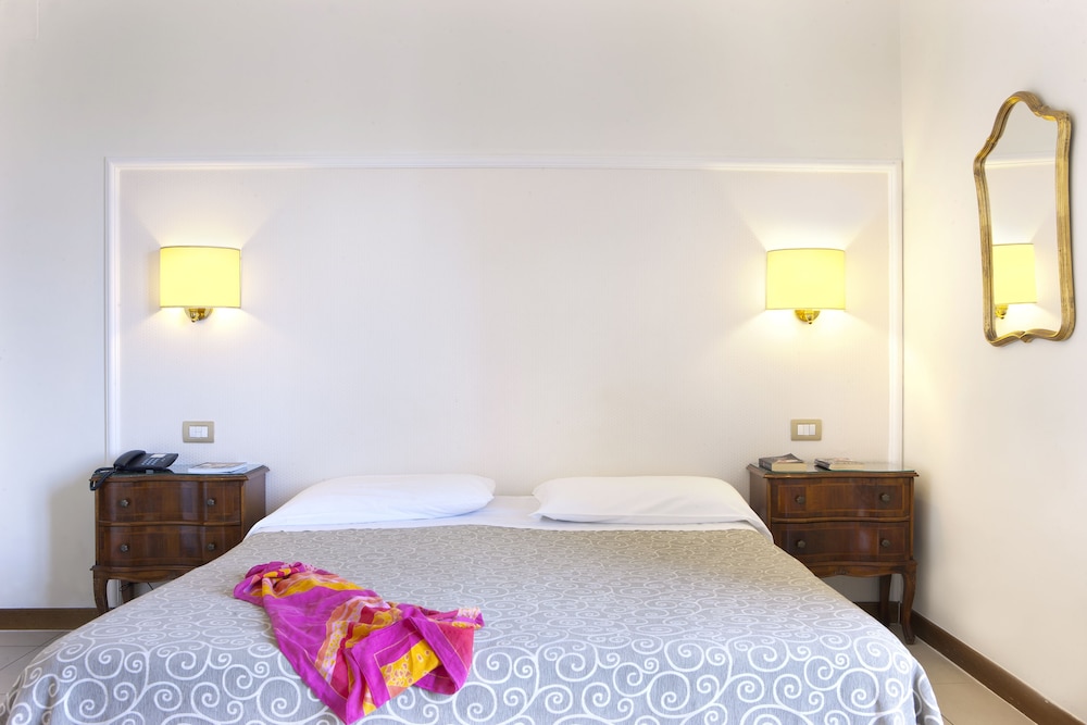 Hotel Alpha — Hotel rooms in Sant'Angello, Campania