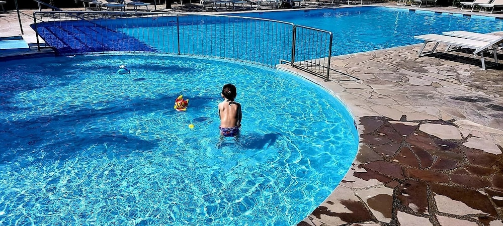 Hotel Alpha — Swimming pool in Sant'Angello, Campania