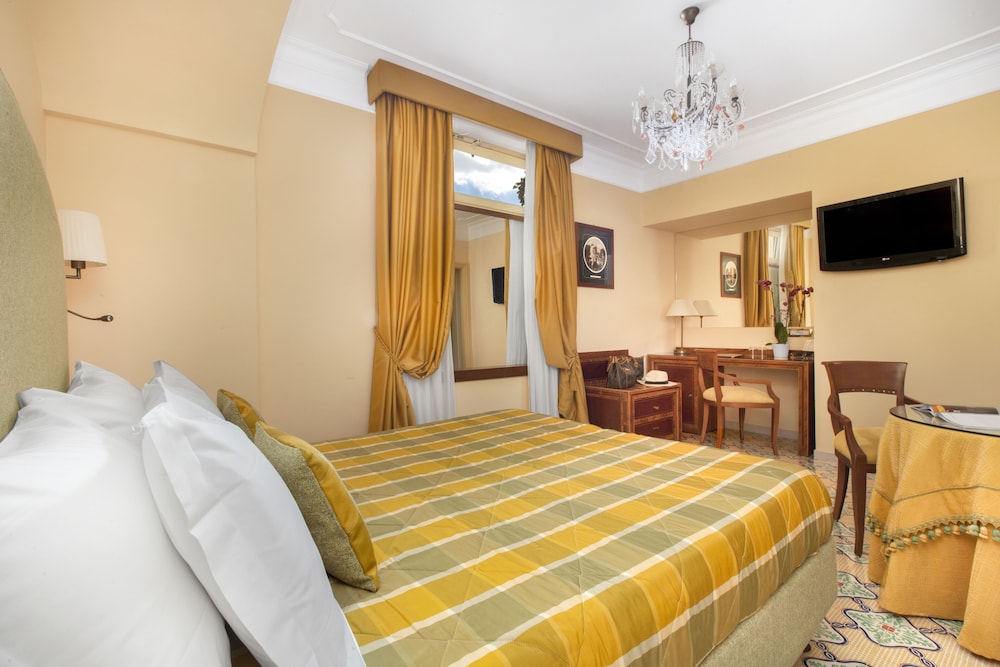 Hotel Antiche Mura — Hotel rooms in Sorrento, Campania