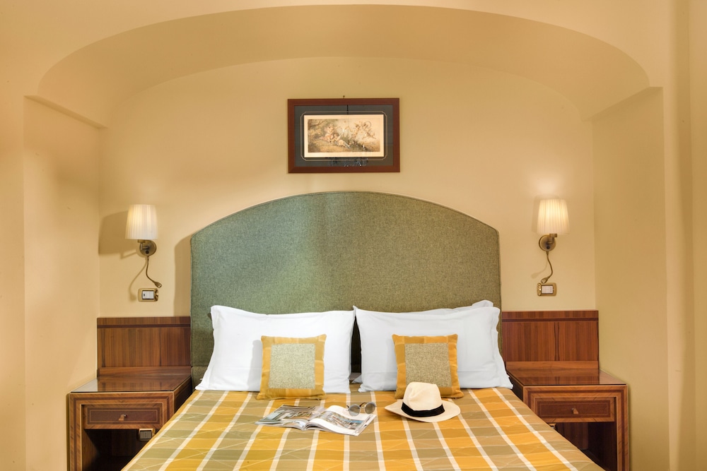 Hotel Antiche Mura — Hotel rooms in Sorrento, Campania