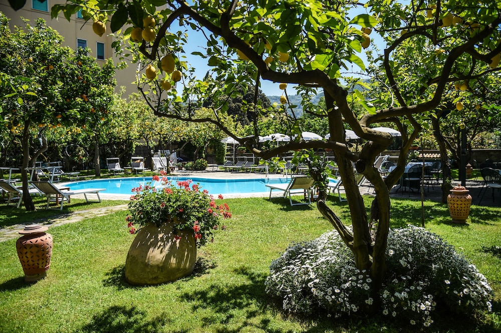 Hotel Antiche Mura — Swimming pool in Sorrento, Campania