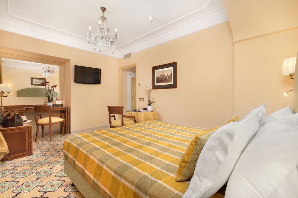 Hotel Antiche Mura — Hotel rooms in Sorrento, Campania