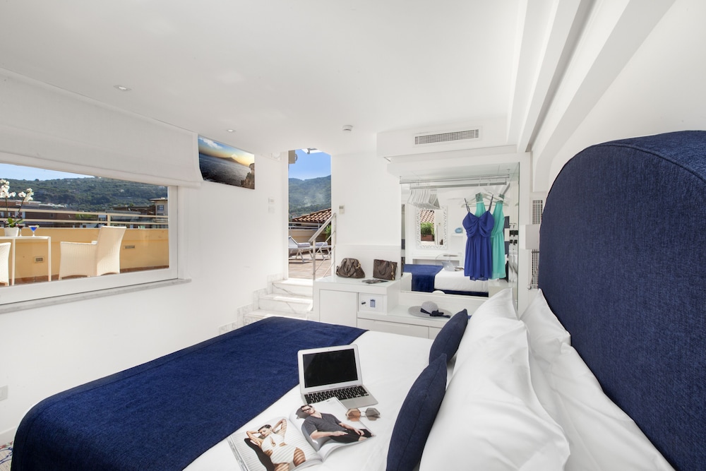 Hotel Antiche Mura — Hotel rooms in Sorrento, Campania