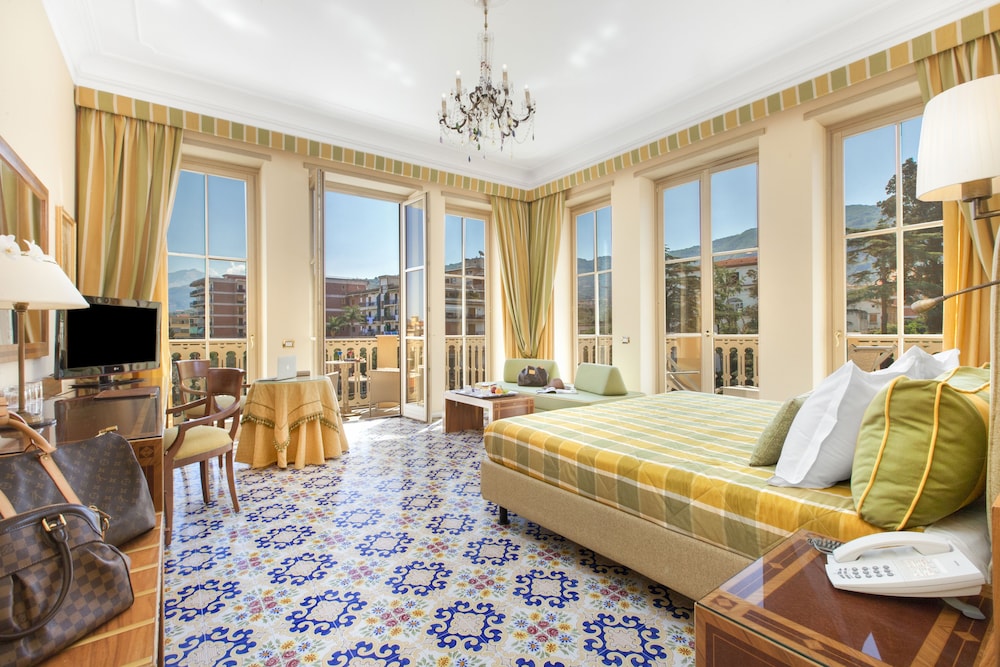 Hotel Antiche Mura — Hotel rooms in Sorrento, Campania