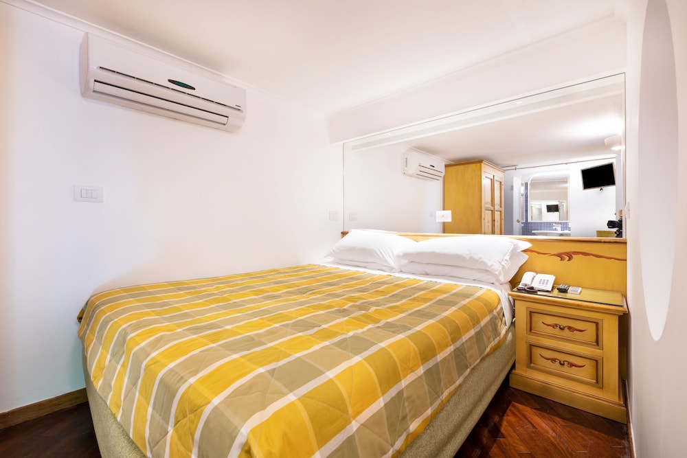 Hotel Antiche Mura — Hotel rooms in Sorrento, Campania