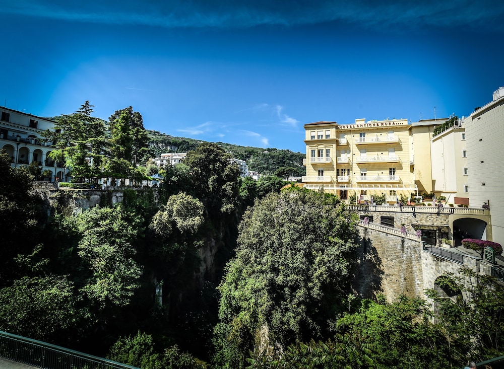 Hotel Antiche Mura — Hotel building in Sorrento, Campania