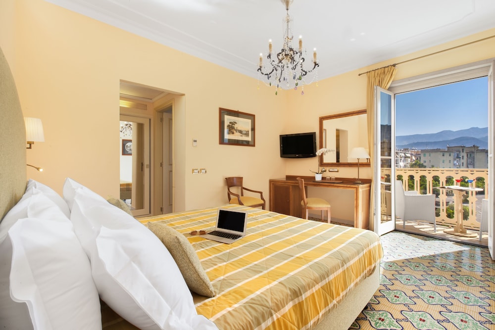 Hotel Antiche Mura — Hotel rooms in Sorrento, Campania