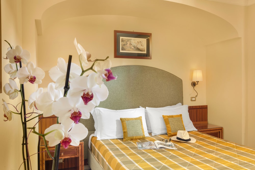 Hotel Antiche Mura — Hotel rooms in Sorrento, Campania