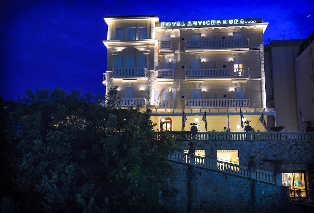 Hotel Antiche Mura — Hotel building in Sorrento, Campania
