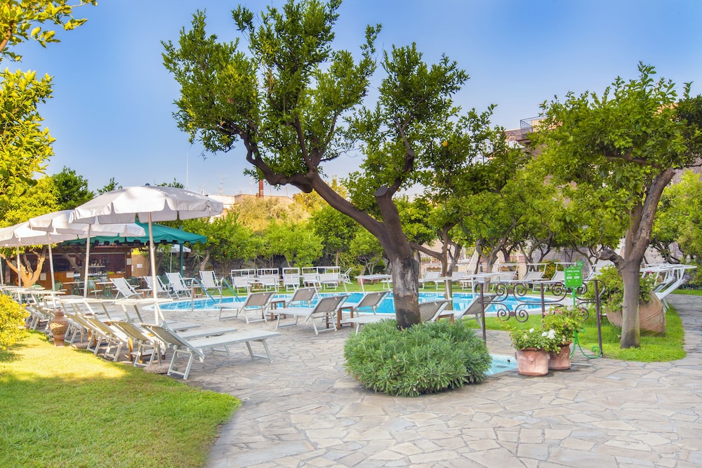 Hotel Antiche Mura — Swimming pool in Sorrento, Campania