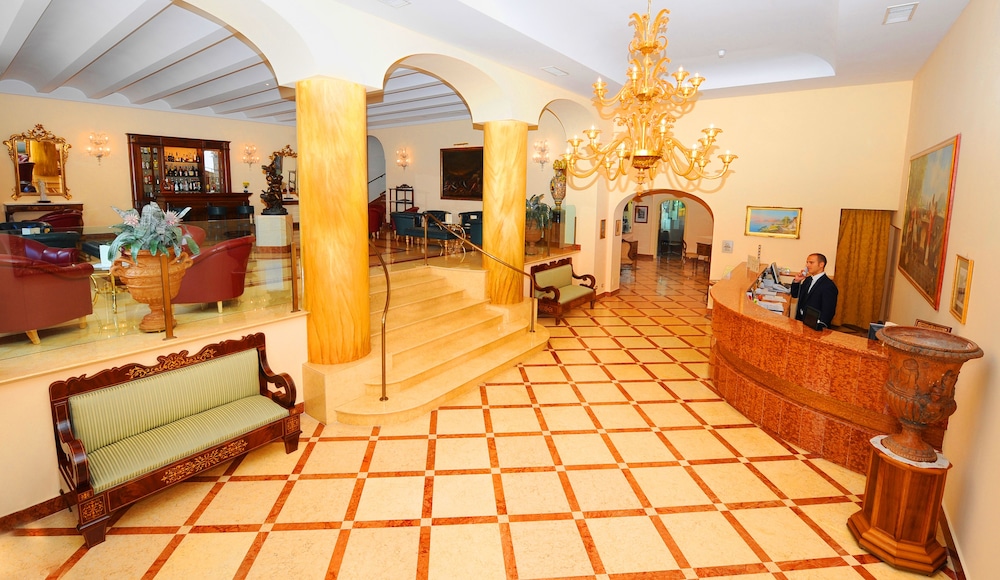 Hotel Antiche Mura — Hotel building in Sorrento, Campania