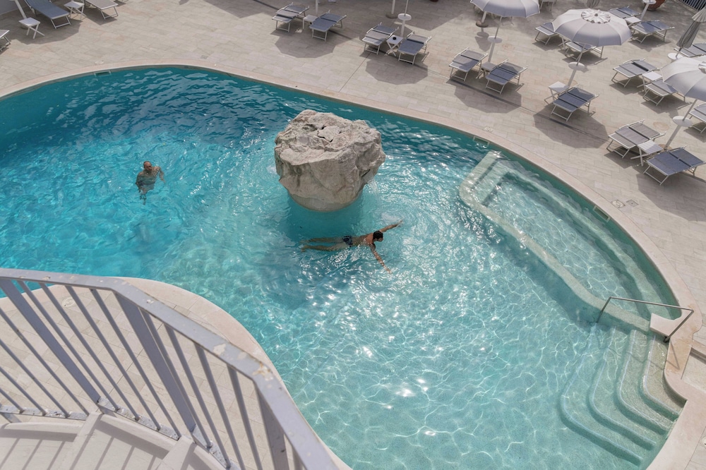 Atlantic Palace Hotel — Swimming pool in Sorrento, Campania