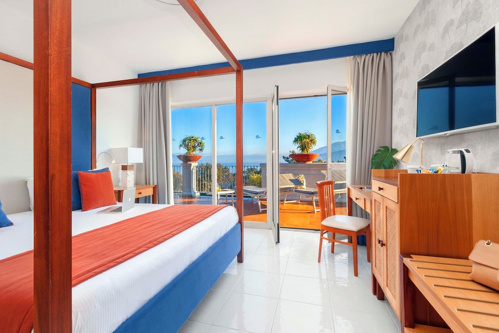 Atlantic Palace Hotel — Hotel rooms in Sorrento, Campania