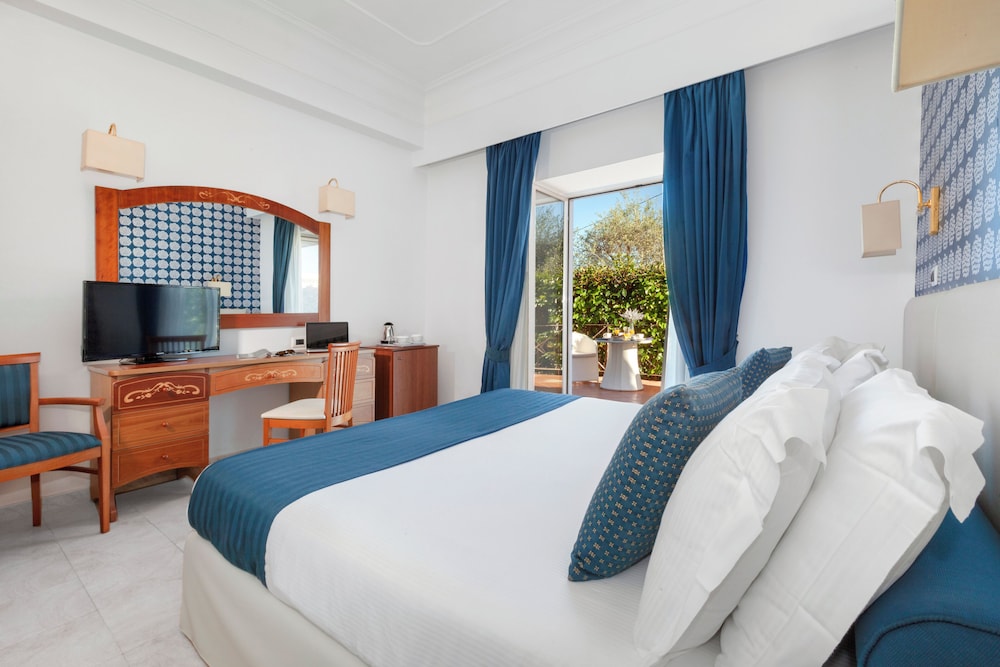 Atlantic Palace Hotel — Hotel rooms in Sorrento, Campania