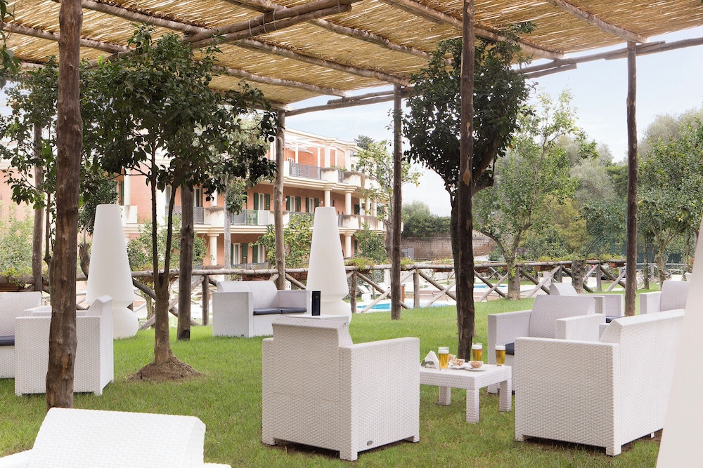 Atlantic Palace Hotel — Restaurant & bars in Sorrento, Campania