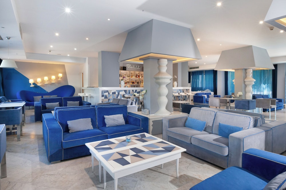 Atlantic Palace Hotel — Restaurant & bars in Sorrento, Campania