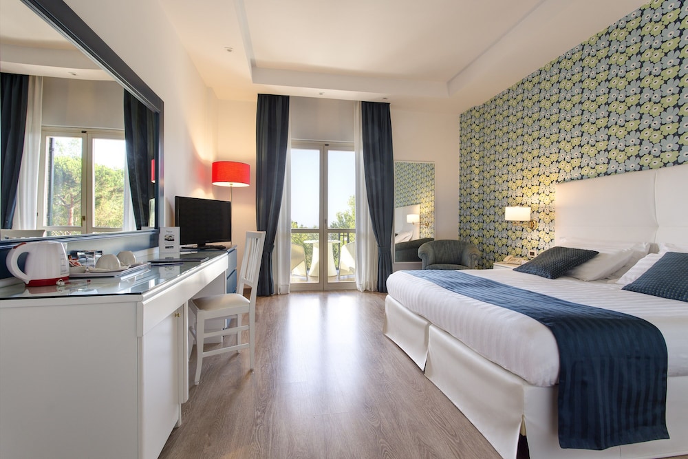 Atlantic Palace Hotel — Hotel rooms in Sorrento, Campania
