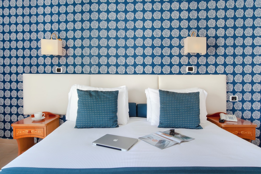 Atlantic Palace Hotel — Hotel rooms in Sorrento, Campania