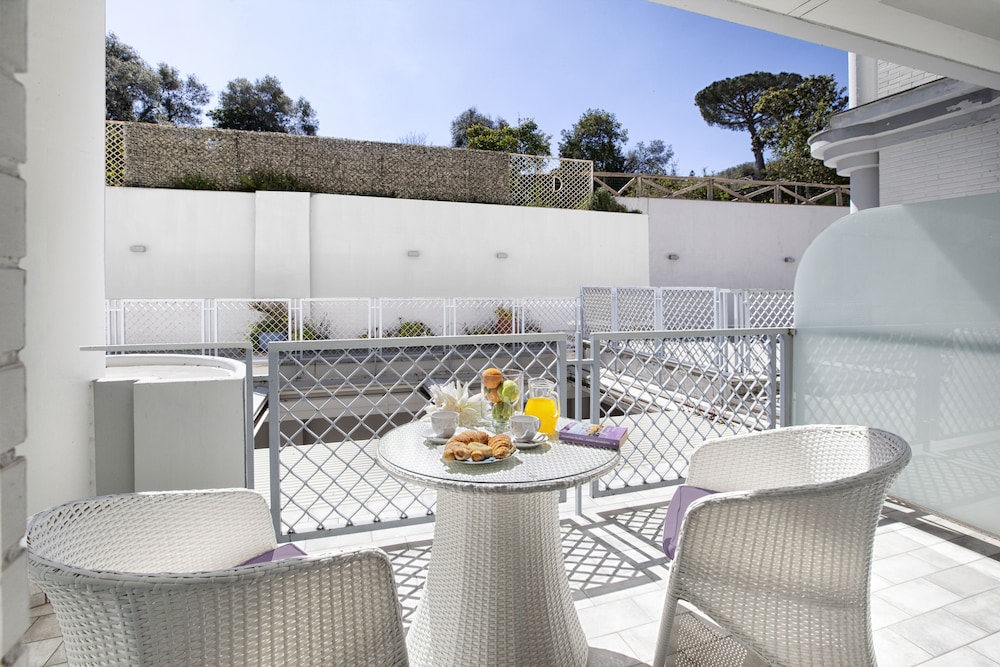 Atlantic Palace Hotel — Hotel building in Sorrento, Campania