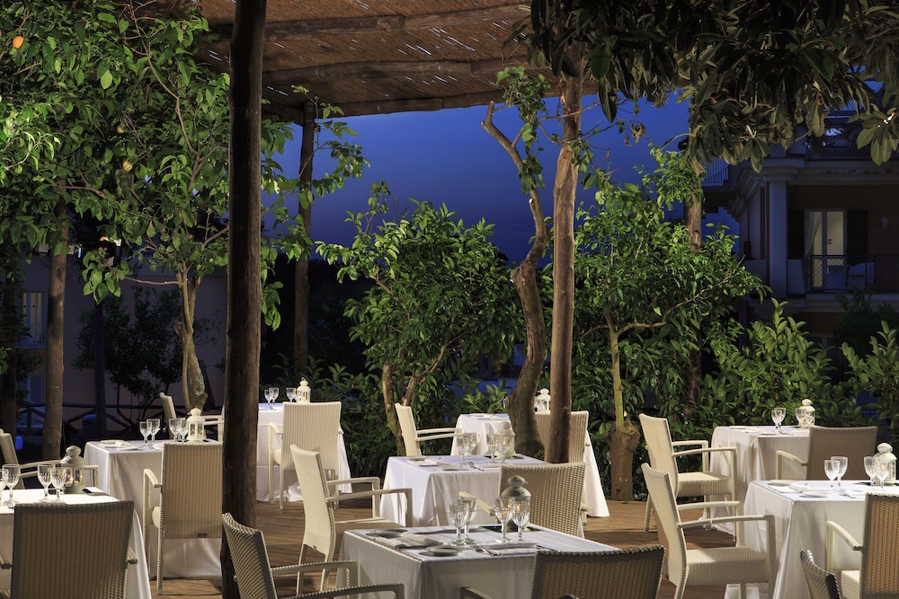 Atlantic Palace Hotel — Restaurant & bars in Sorrento, Campania