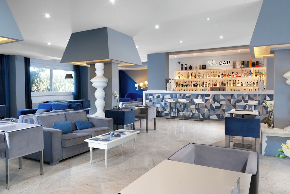 Atlantic Palace Hotel — Restaurant & bars in Sorrento, Campania
