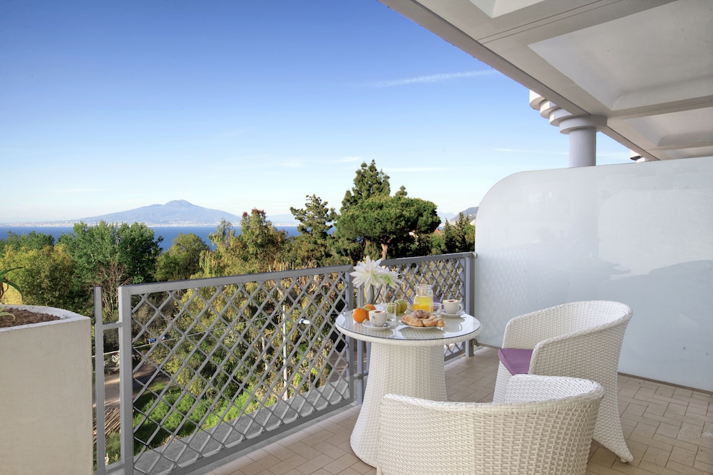 Atlantic Palace Hotel — Hotel rooms in Sorrento, Campania