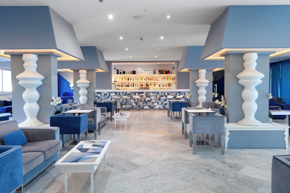 Atlantic Palace Hotel — Restaurant & bars in Sorrento, Campania