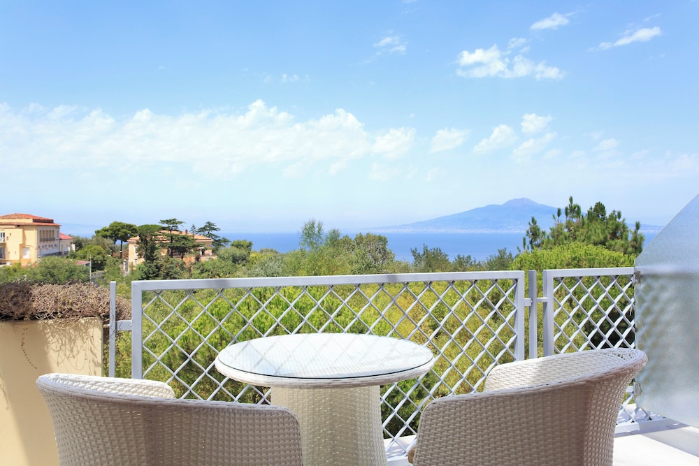 Atlantic Palace Hotel — Attractions in the area in Sorrento, Campania