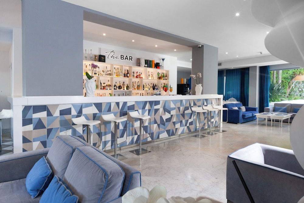 Atlantic Palace Hotel — Restaurant & bars in Sorrento, Campania