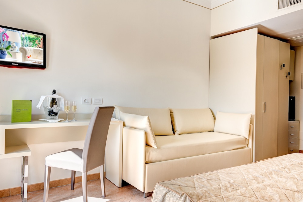 Hotel Caravel — Hotel rooms in Sant'Angello, Campania
