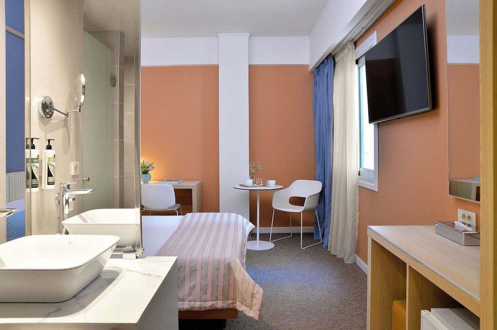 Alexandros Hotel Athens, Vassilicos House of Hospitality — Hotel rooms in Athens, Attica