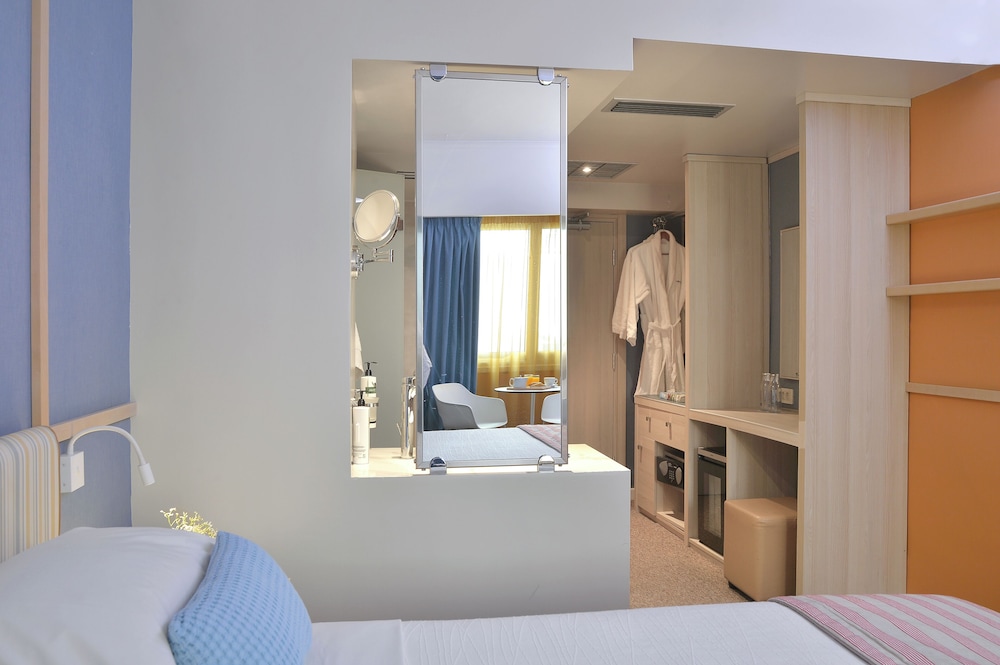 Alexandros Hotel Athens, Vassilicos House of Hospitality — Hotel rooms in Athens, Attica