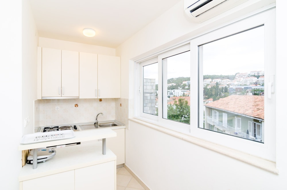 Nikola Apartments — Hotel rooms in Dubrovnik, Dubrovnik-Neretva