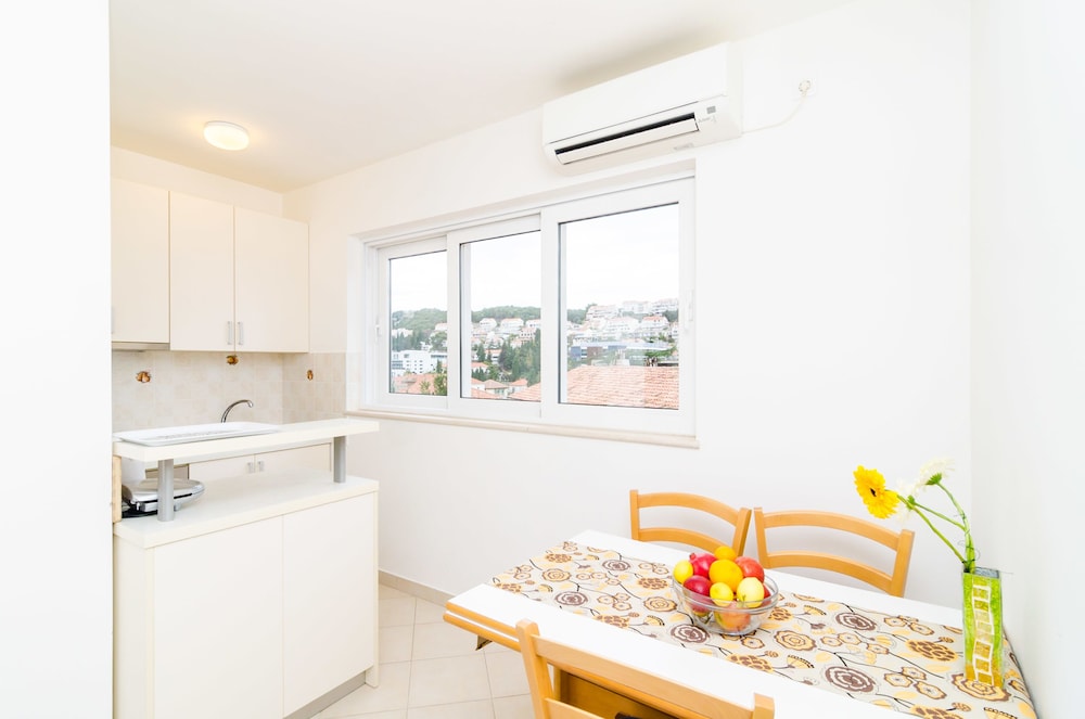 Nikola Apartments — Hotel rooms in Dubrovnik, Dubrovnik-Neretva