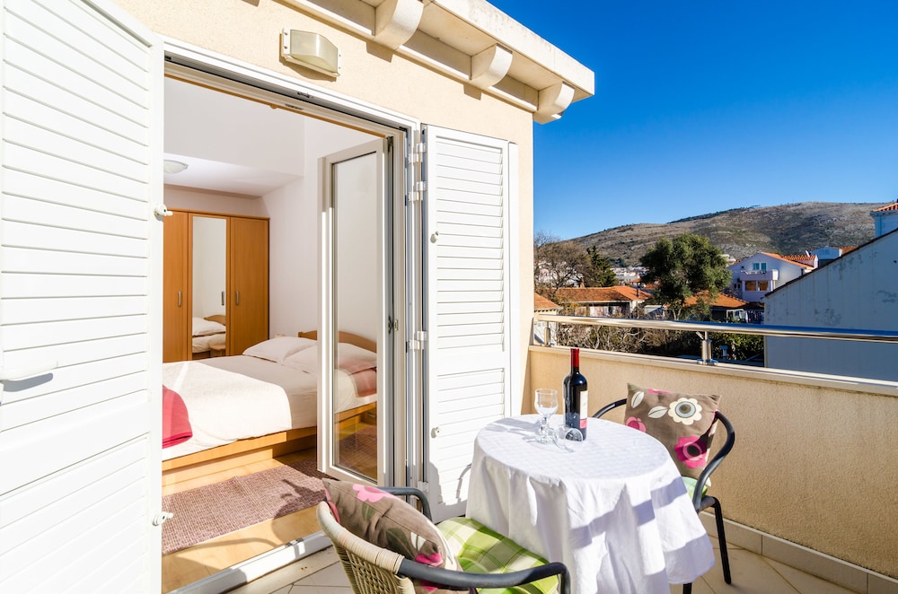 Nikola Apartments — Hotel rooms in Dubrovnik, Dubrovnik-Neretva