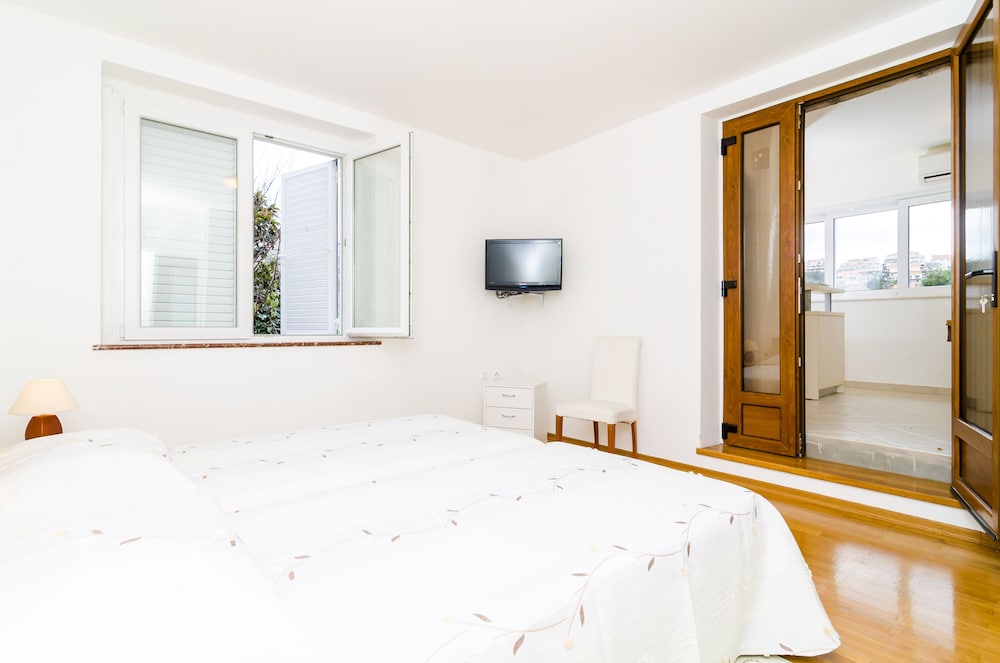 Nikola Apartments — Hotel rooms in Dubrovnik, Dubrovnik-Neretva