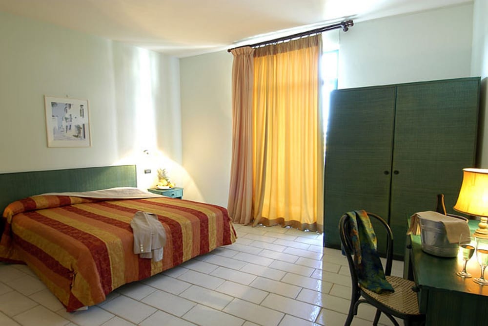 Hotel Eden — Hotel rooms in Sorrento, Campania